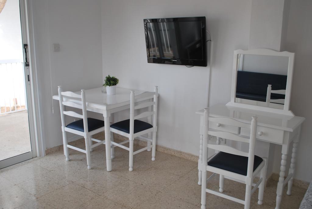 Flisvos Beach Apartments Protaras Kamer foto